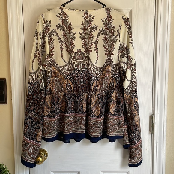 Western Paisley Print, Bell Sleeve Blouse. NWOT - Picture 4 of 4